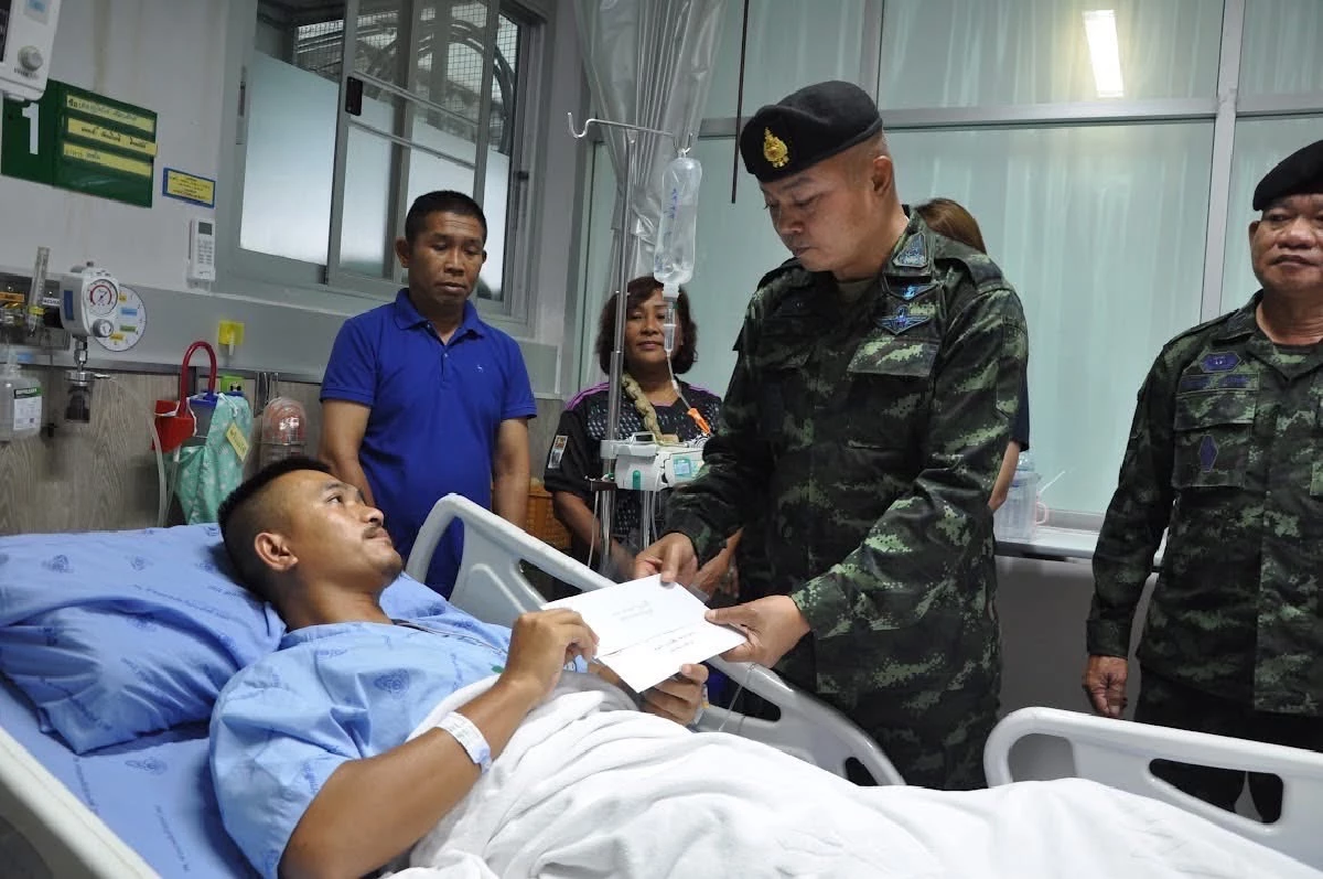 ปูนบำเหน็จ 7 ชั้นยศ \"พลทหารธนพัฒน์ หุยวัน\" เหยียบกับระเบิด
