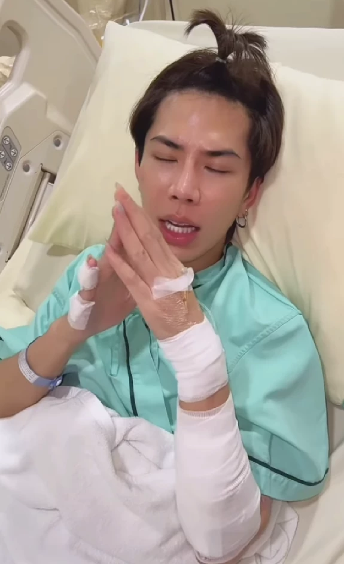 ช็อก! \"เอม วิทวัส\"  เล่านาทีเฉียดตาย ประสบอุบัติเหตุ แอดมิทด่วนรอดูอาการ!