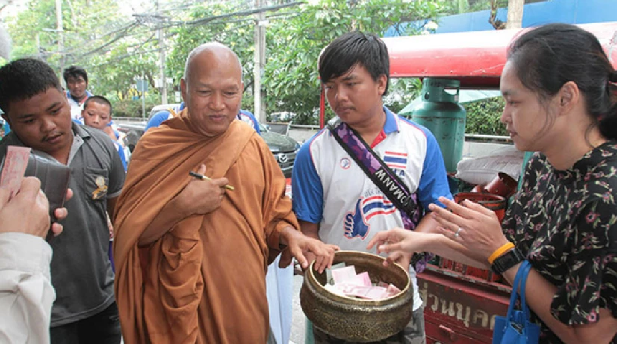 \"หลวงพ่ออลงกต\" โต้ซัด!\"หมอบี\" ปมรับบริจาค พร้อมเผชิญหน้าเคลียร์ต่อสื่อ