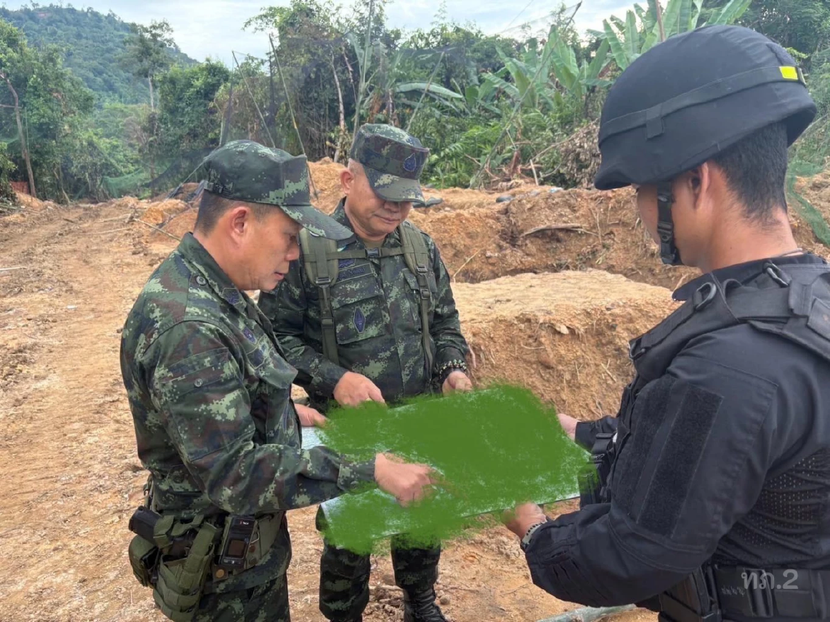 \"ช่องอานม้า\" รองแม่ทัพภาคที่ 2 กางแผนที่ ลงตรวจอัปเดตสถานการณ์