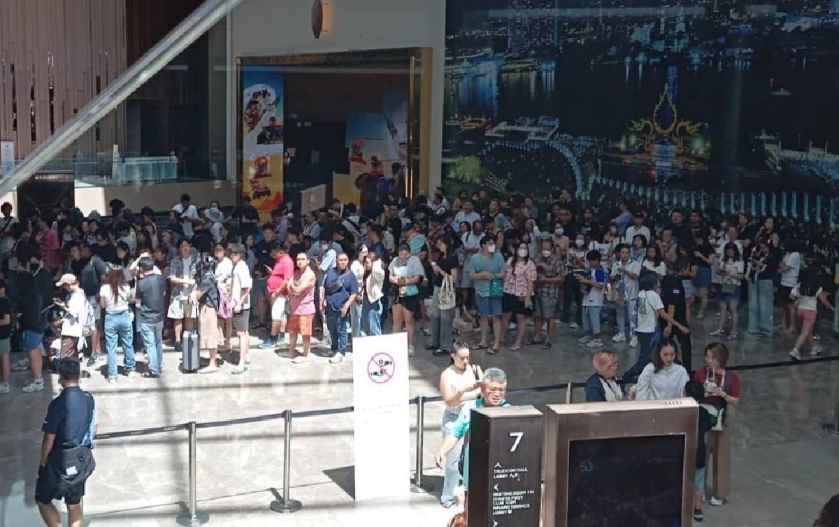 POP MART Global Landmark Store ไอคอนสยาม แฟนอาร์ตทอยแน่น