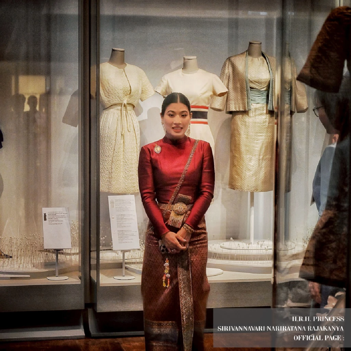เจ้าฟ้าสิริวัณณวรีฯ ทรงเชิญชวนประชาชนร่วมสวมใส่ชุดไทยพระราชนิยม 8