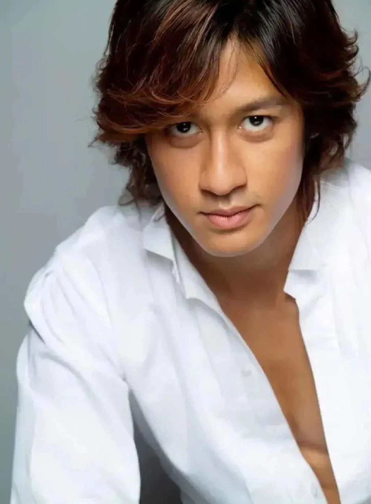 เห็นแล้วช็อก! สภาพ \"ถังจื้อผิง\" เดินเร่ร่อน เปลือยท่อนบน ตามท้องถนน