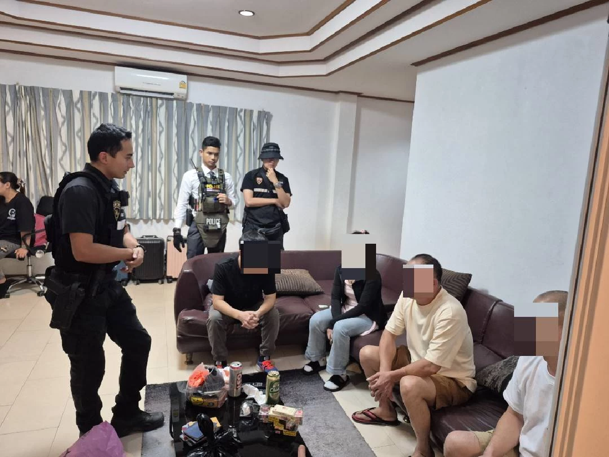 ตม.3 รวบแก๊งจีนเทา live sex ออนไลน์ คาบ้านพักพูลวิลล่าหรู