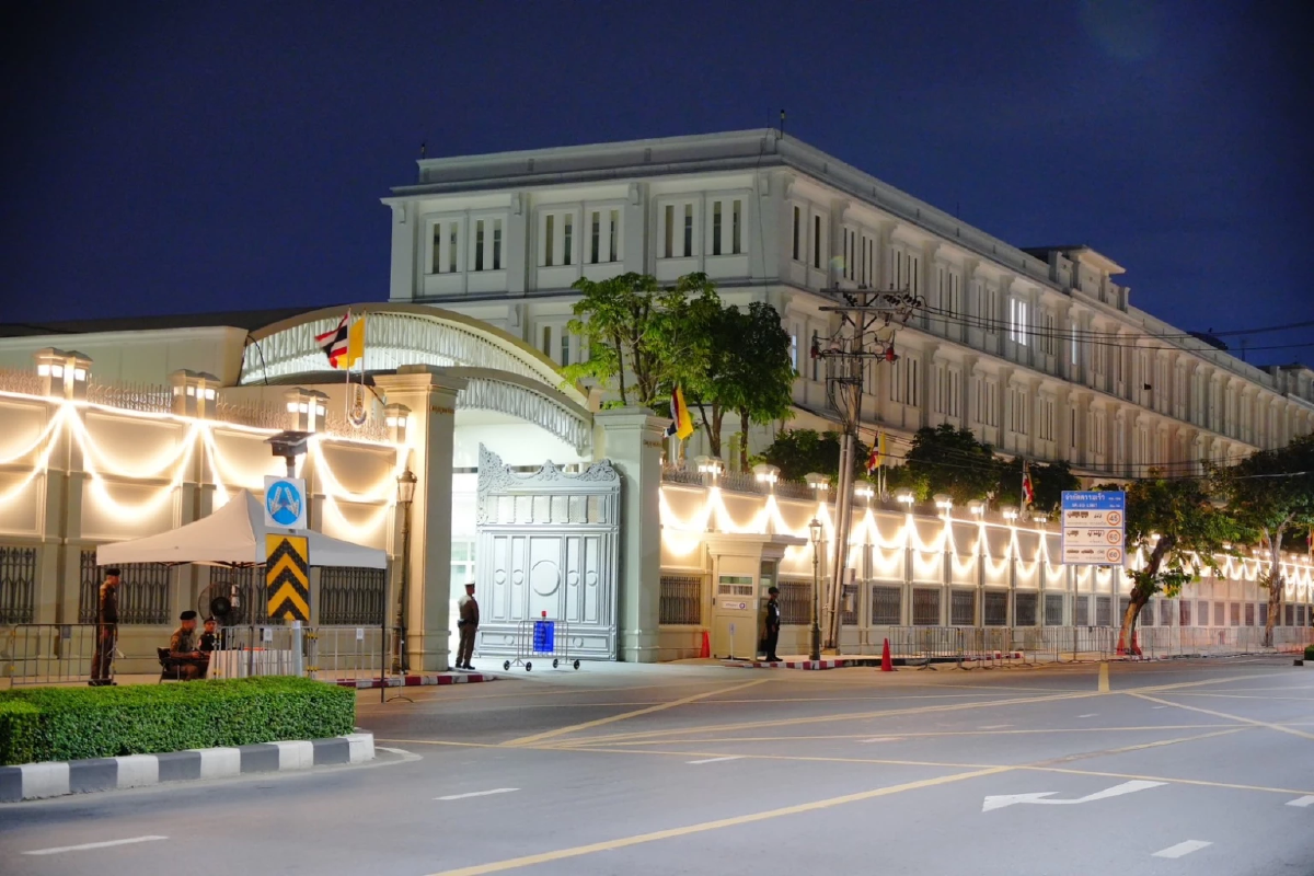 MEA  ชวนชมไฟประดับสุดอลังการ 2 ล้านดวง เฉลิมพระเกียรติ \'วันแม่แห่งชาติ\'