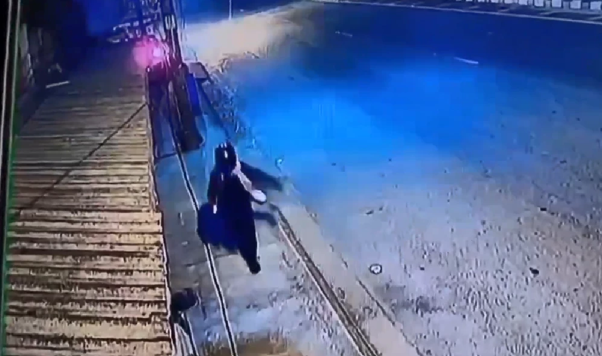 เร่งไล่ล่า คนร้าย ยิงถล่มรถ \"กำนันเล้น\" วงจรปิดจับภาพนาทีสังหาร