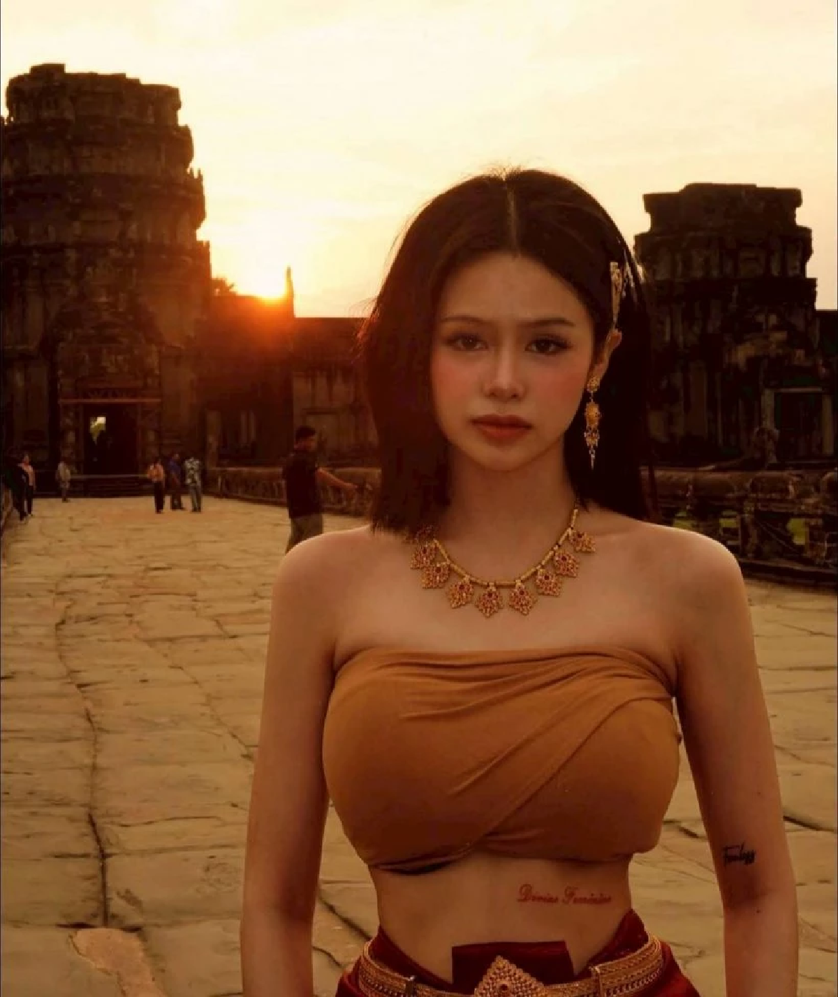 ทัวร์ไทยแวะไปหน่อย แฟนสาว VannDa ปากแซ่บแขวะแรง \"อย่ามาไทยใส่ฉัน\"