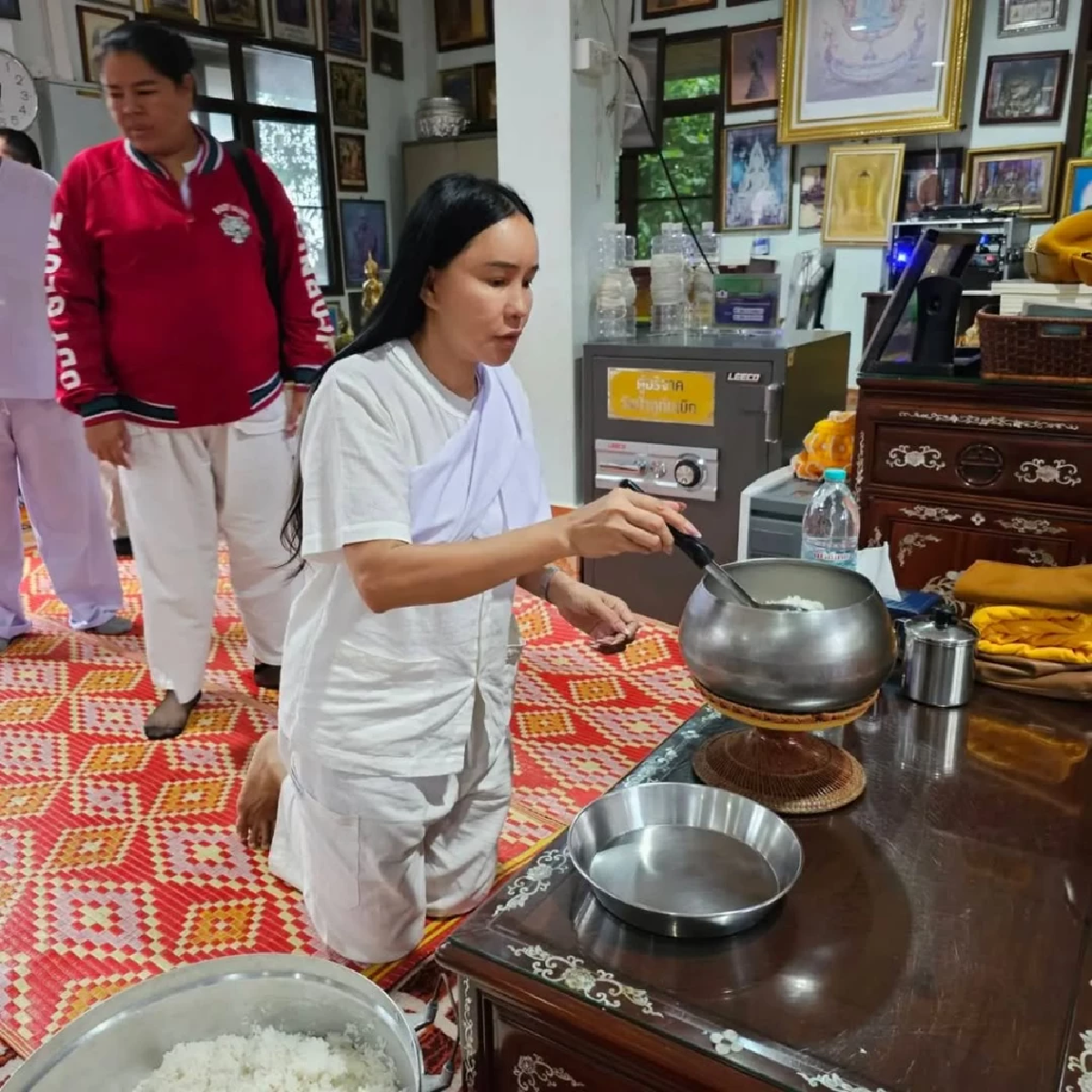 แฉฉ่ำ! \"ส้มเช้ง สามช่า\"แฉตลกดังโผล่เอี่ยว วัดพระบาทน้ำพุ
