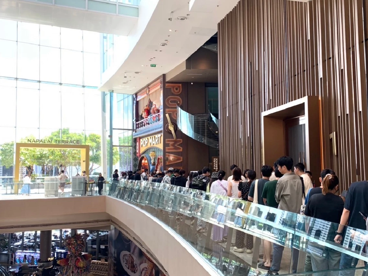 POP MART Global Landmark Store ไอคอนสยาม แฟนอาร์ตทอยแน่น