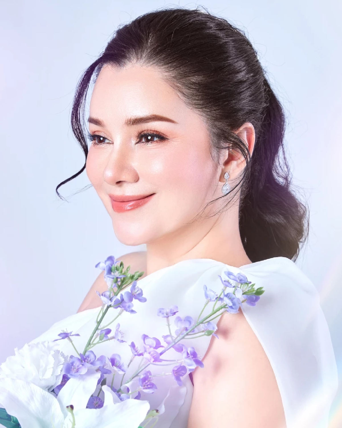 เปิดใจ \"พาเมล่า เบาว์เด้นท์\" ทำศัลยกรรมครั้งแรก ในวัย 53 ปี
