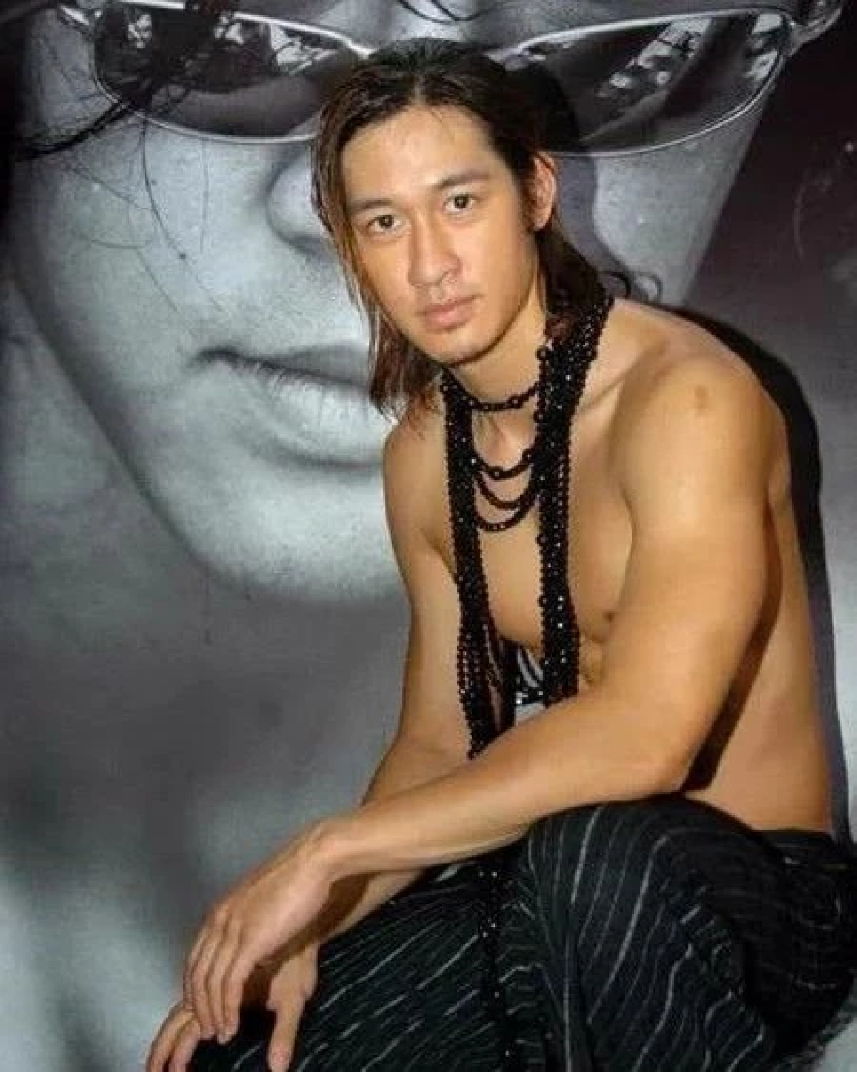 เห็นแล้วช็อก! สภาพ \"ถังจื้อผิง\" เดินเร่ร่อน เปลือยท่อนบน ตามท้องถนน