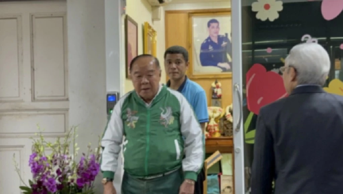 HBD \"ลุงป้อม\" ครบ 80 ปี บอกยังห่วงประเทศ-ประชาชนที่เดือดร้อน