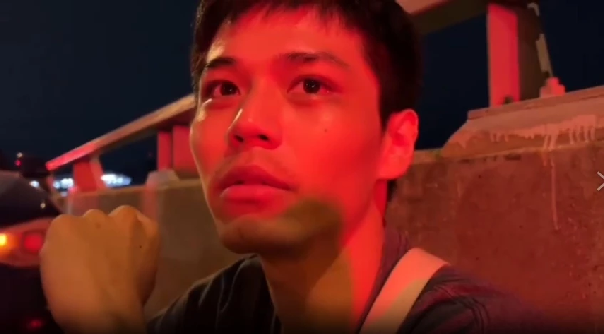 แก๊งรถหรูซิ่งบนทางด่วน พุ่งชนท้ายรถเก๋งพังยับนับ 10 คัน