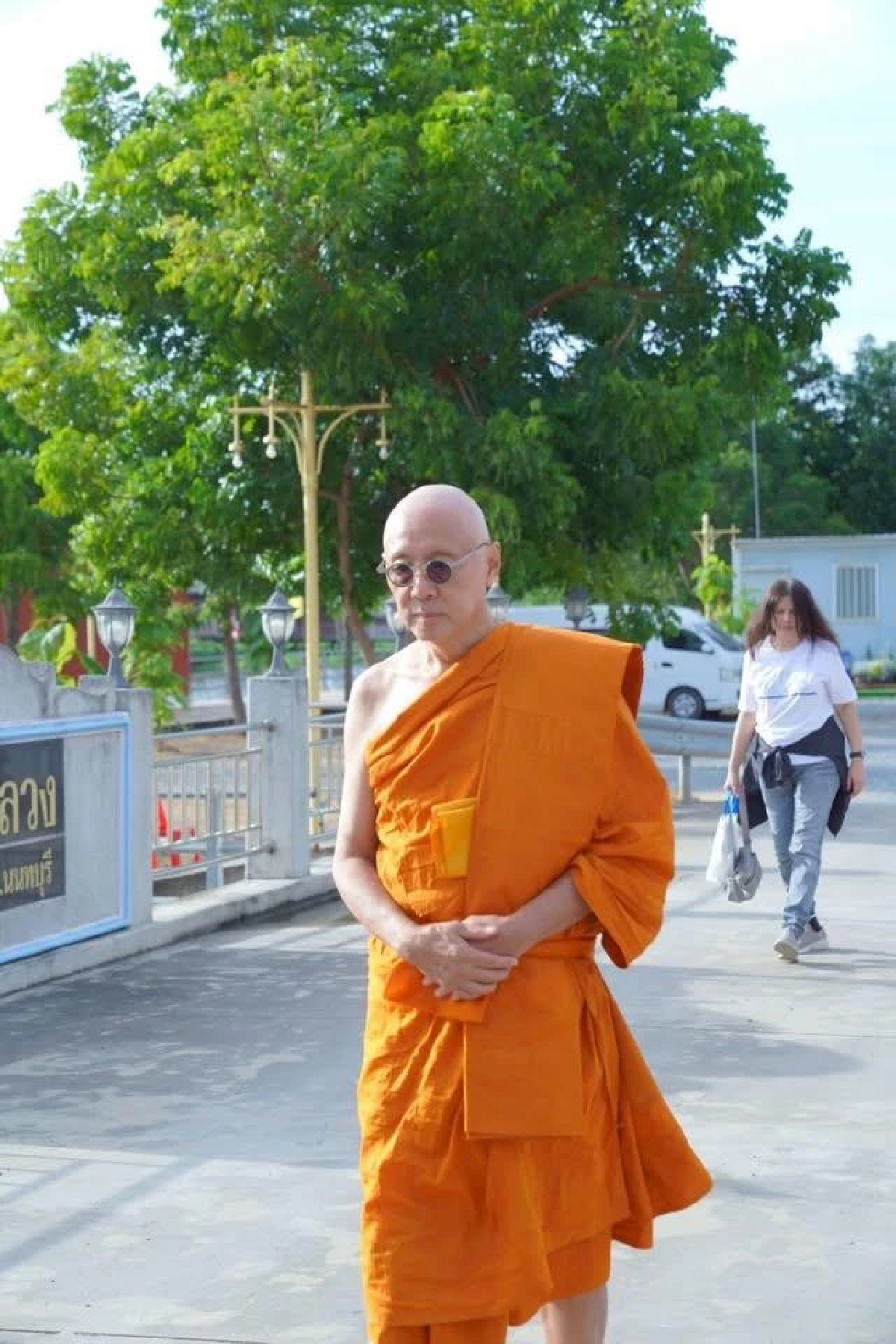 “ตู่ นพพล” ลาสิกขาแล้ว! หลังบวชถวายบุญแด่สมเด็จพระพันปีหลวง 