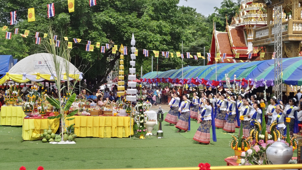 เลขเด็ด \"หลวงปู่นิล\" สุดอัศจรรย์ปรากฎพระอาทิตย์ทรงกรด ขณะพิธีรำลึก