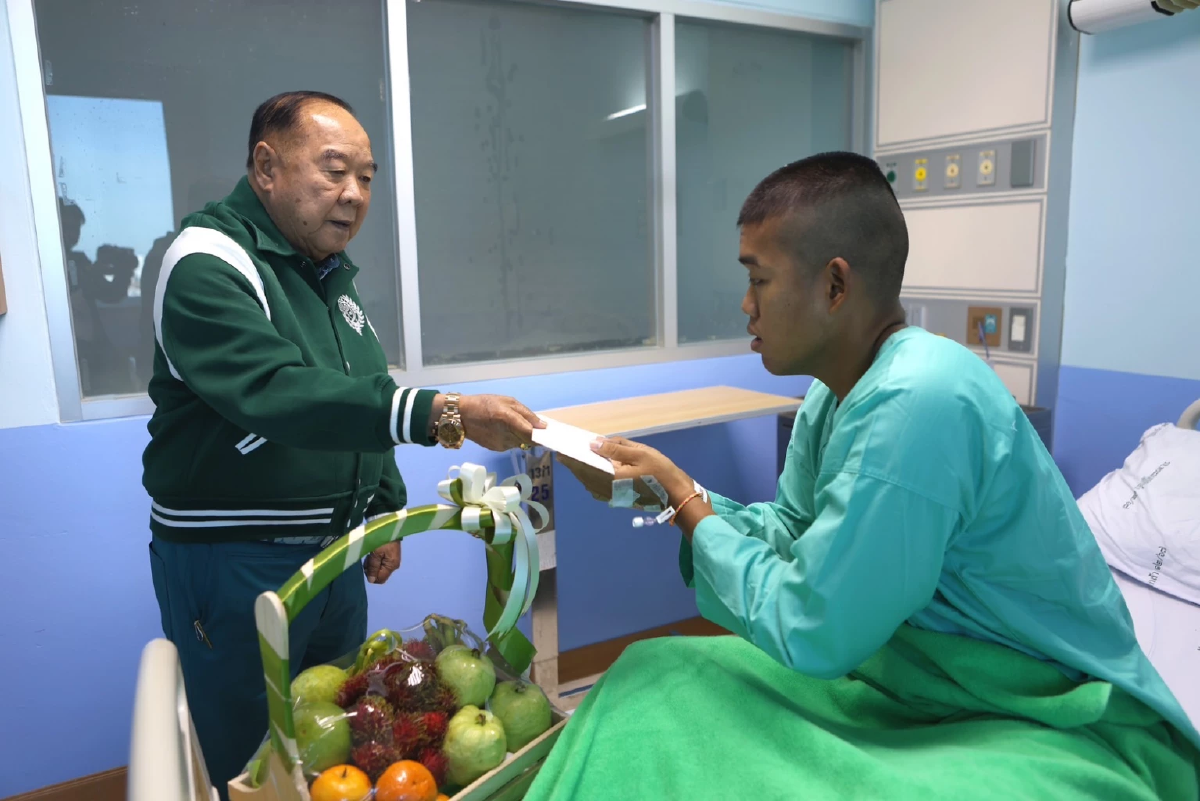 \"บิ๊กป้อม\" เสียใจน้องทหารบาดเจ็บ แต่ภูมิใจปกป้องประเทศชาติ