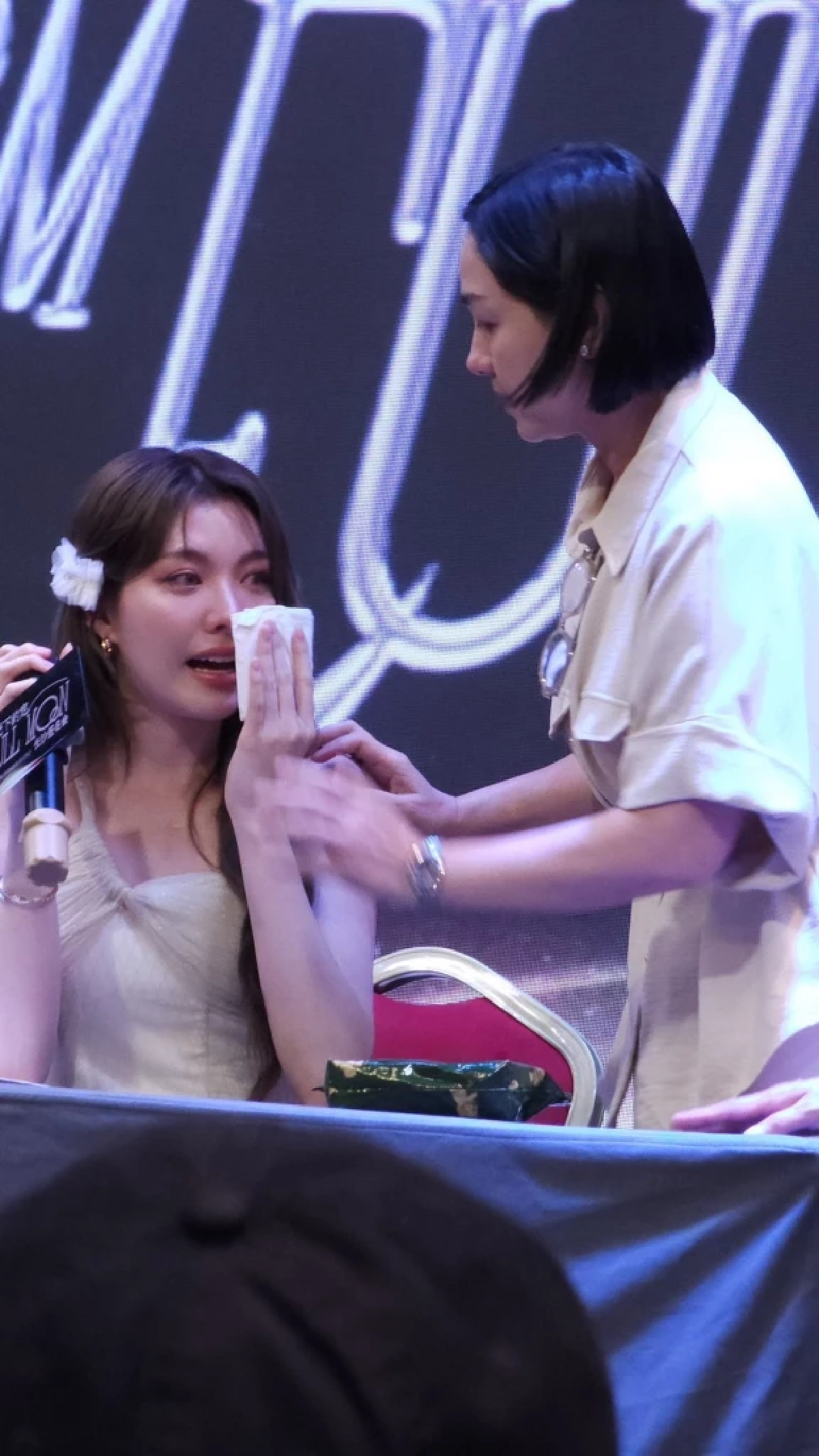 \"ดิว ปิ่นกมล\" ชี้แจงดราม่า \"ออม กรณ์นภัส\" ร้องไห้ \"ก้อย นฤมล\" รับผิด มาจากแม่เอง