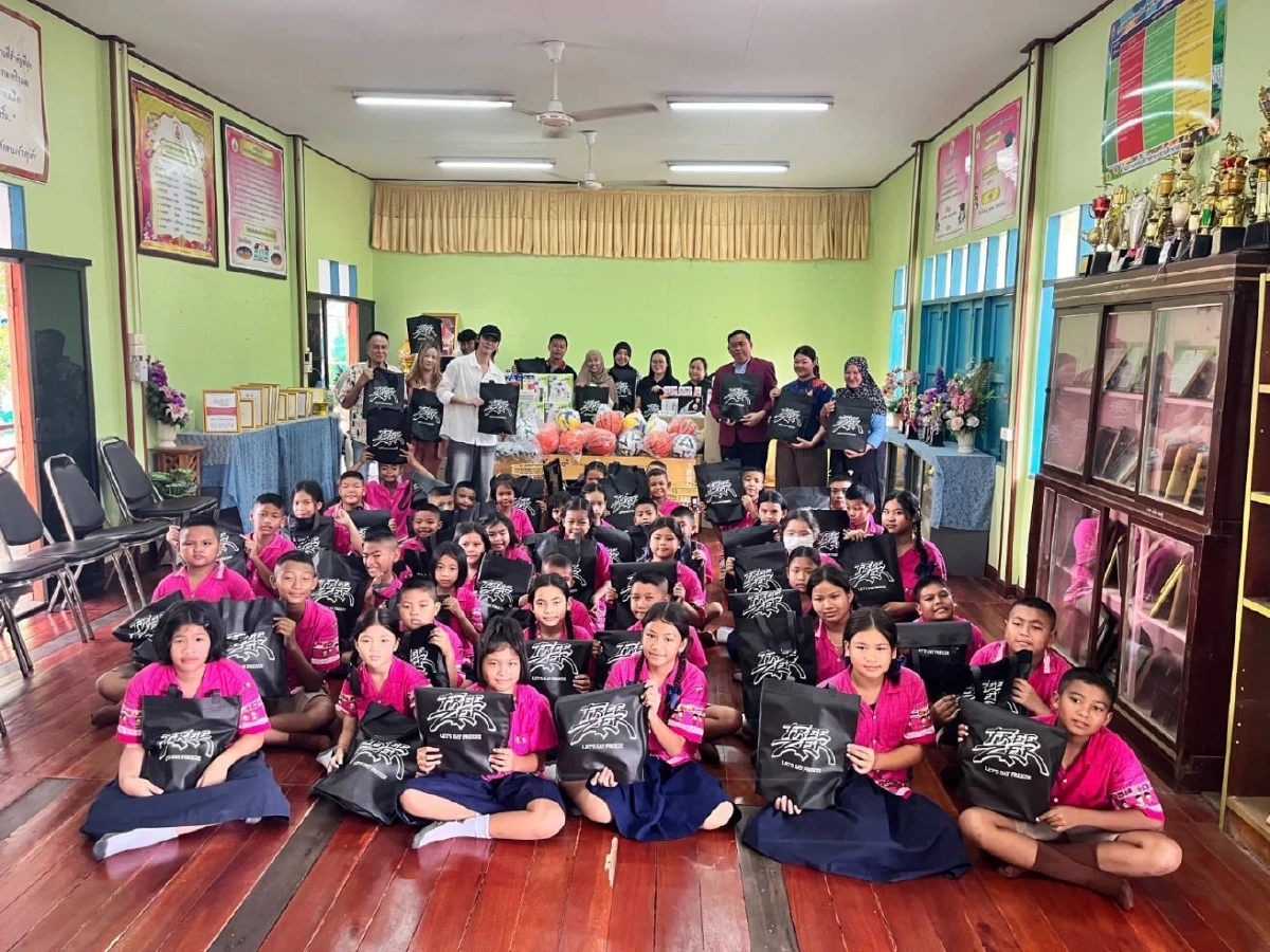 \"บอส ชัยกมล\"มอบทุน - อุปกรณ์ ให้น้องๆ โรงเรียนพื้นที่ห่างไกล