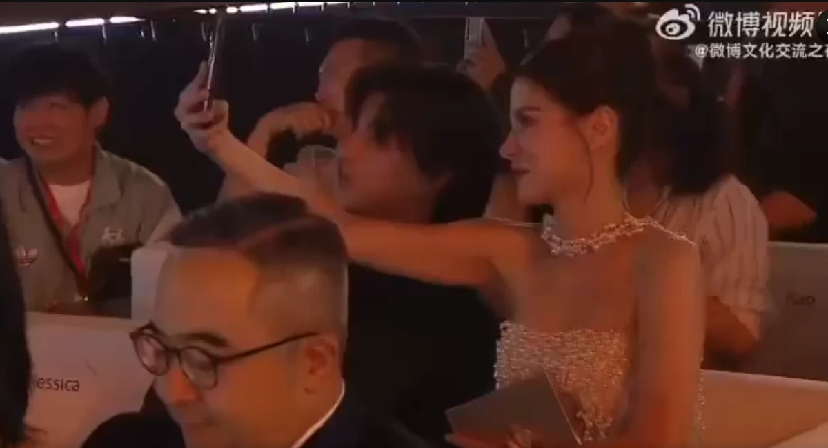  \"หมาก ปริญ\"คว้ารางวัลใหญ่  จากพระเอกไทยสู่เวทีระดับเอเชีย WEIBO GALA 2025