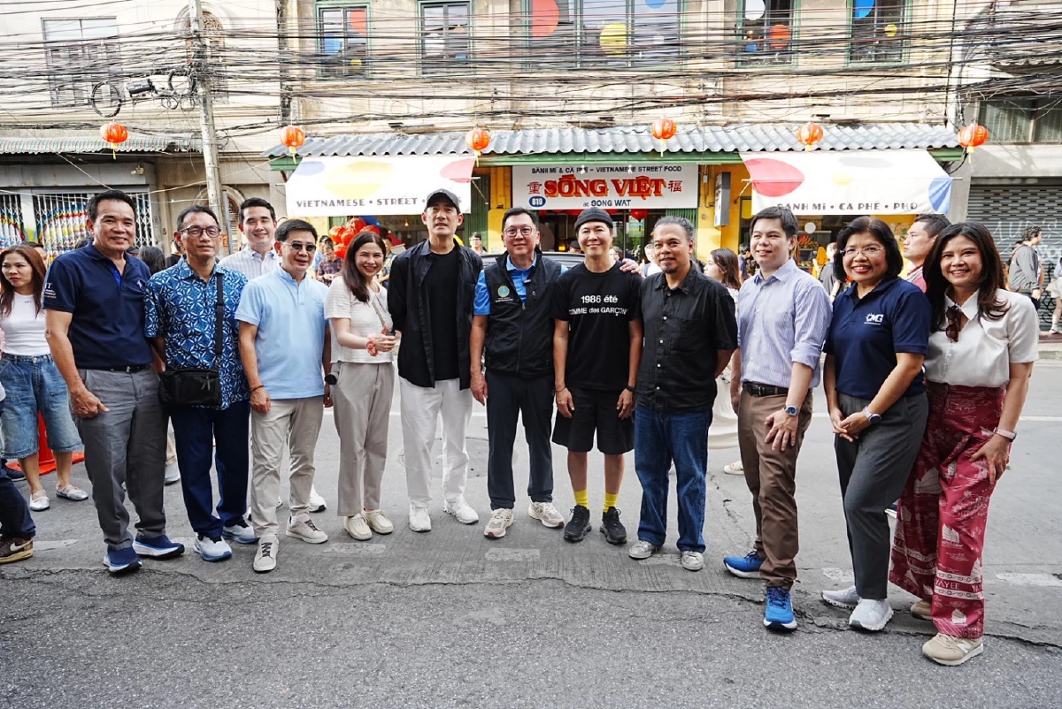 \"จตุพร” ลงพื้นที่ถนนทรงวาด ชวนสายชิลล์อุดหนุนผู้ประกอบการไทย