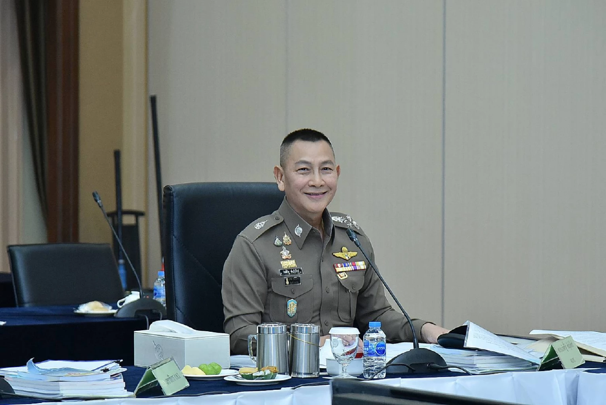 เลื่อน! \"ภูมิธรรม\" พูดสั้นๆ ก่อนลุกออกจากวง ก.ตร. ขณะเริ่มถกแต่งตั้งนายพล