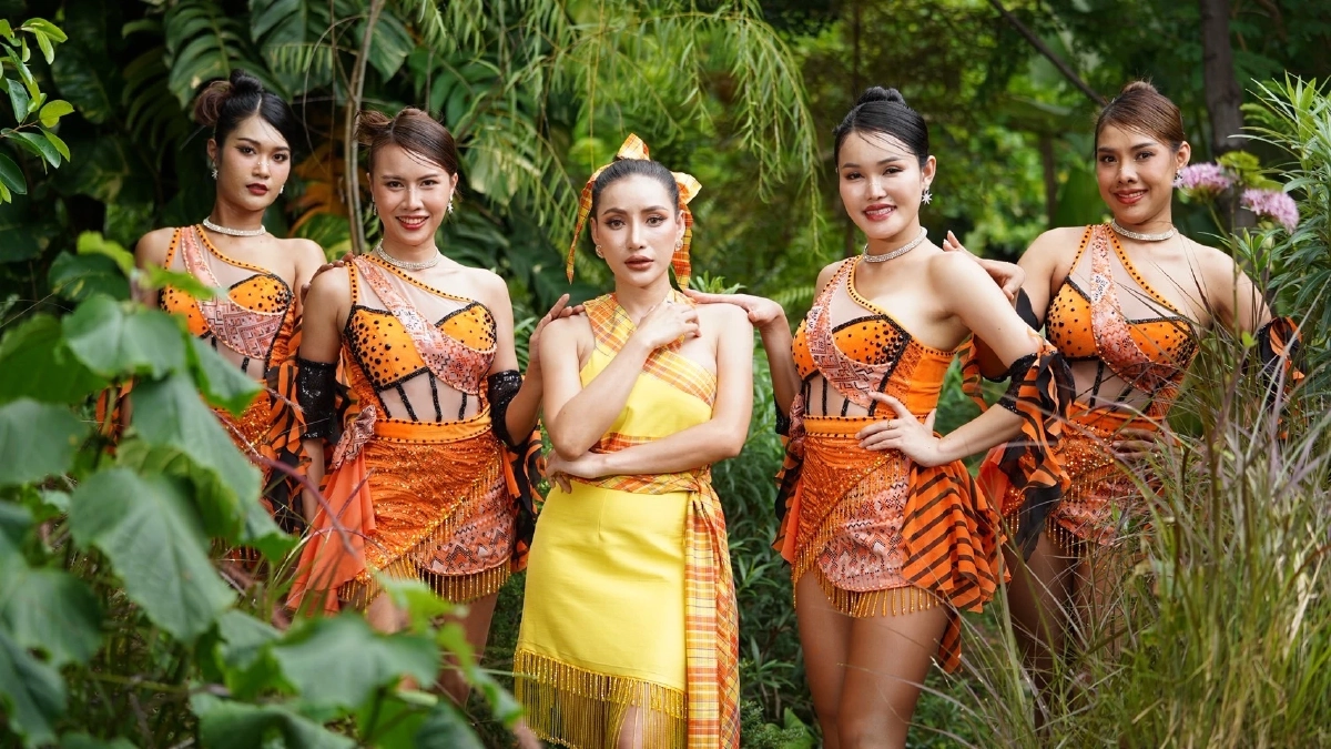 เลขธูปเต็มตา \"นุช วิลาวัลย์\" เจ้าแม่ใบ้หวย ไหว้พระนาคปรก 7 เศรียร