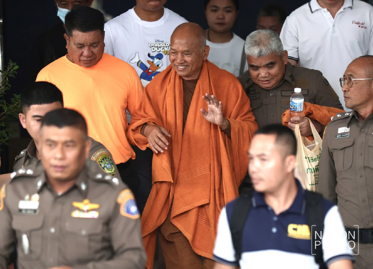 \"ทิดอลงกต-หมอบี\" คอตกนอนเรือนจำ ศาลไม่ให้ประกัน เกรงหลบหนี