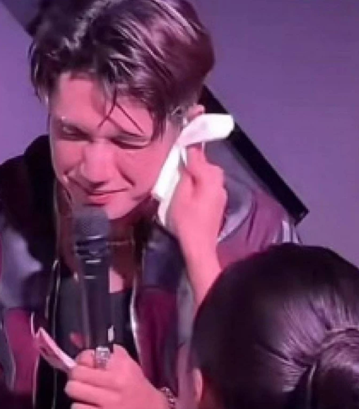 คลิปหวานกลางเวที! \"ลำไย ไหทองคำ - บอส เอวหวาน\" ลุ้นเชียร์รีเทิร์น?