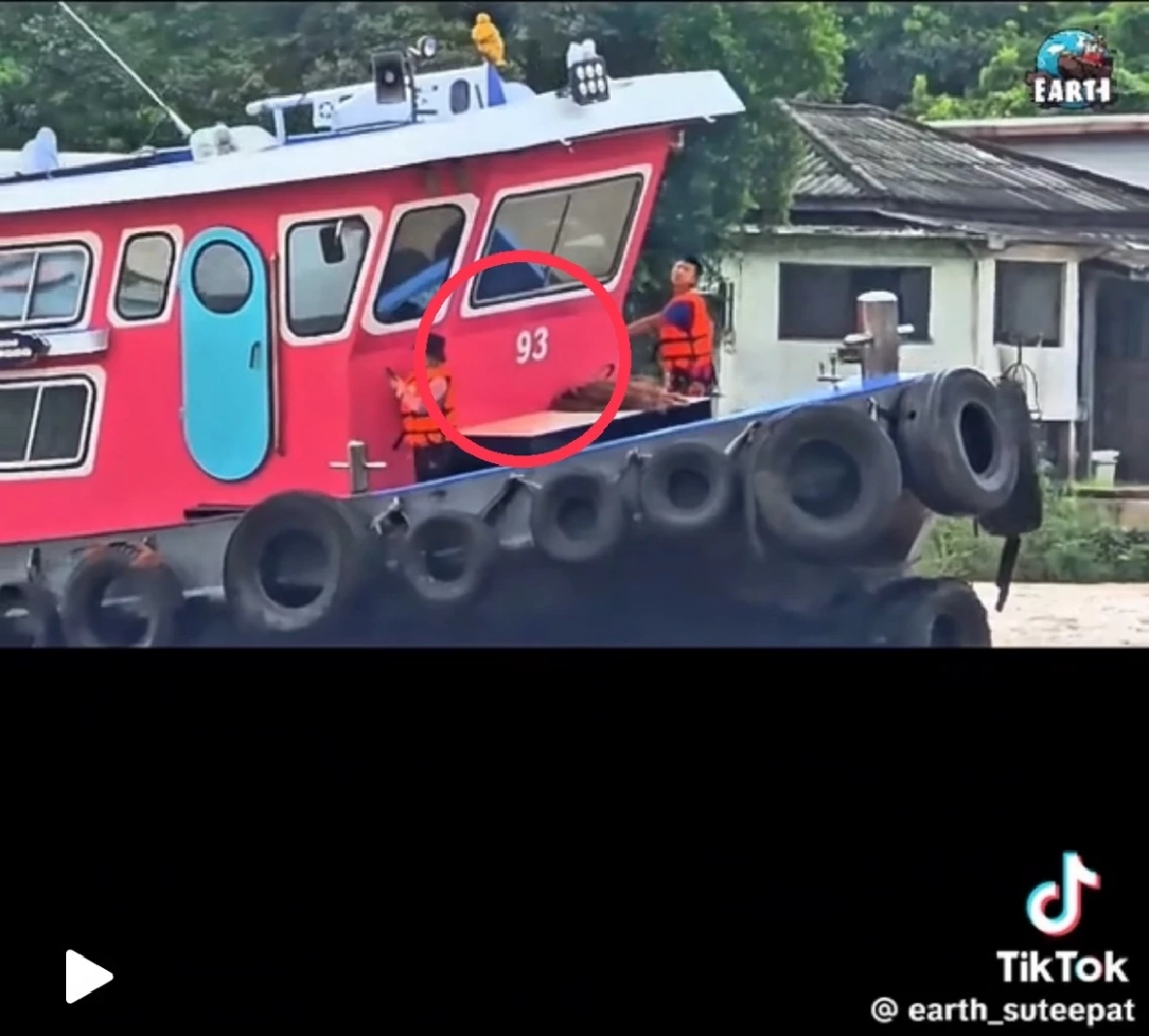 ส่องเลขเรือ วิ่งฝ่าวังน้ำวน หน้าวัดพนัญเชิง ชาวบ้านขนลุก!ความเชื่อ