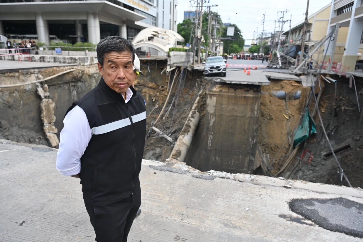 นายกฯ ลงพื้นที่ถนนทรุด สั่งการทุกหน่วยเร่งหาสาเหตุ ป้องกันเกิดซ้ำ