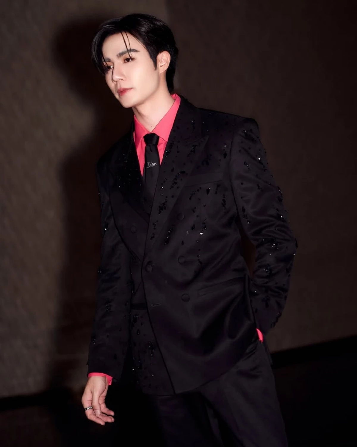 "ซี พฤกษ์"โหมดแซ่บสุด สะดุดที่รอยสัก ทำโซเชียลลุกเป็นไฟ