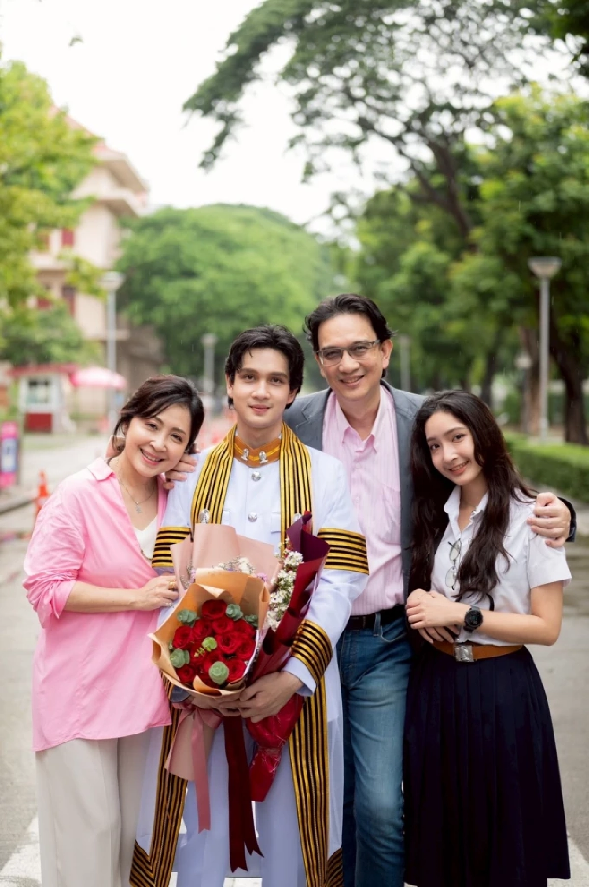 ‘น็อต-กวาง’ ปลื้ม ‘น้องเน็ต’ ลูกชายจบจุฬาฯ หล่อเป๊ะจนวงการรุมจีบ