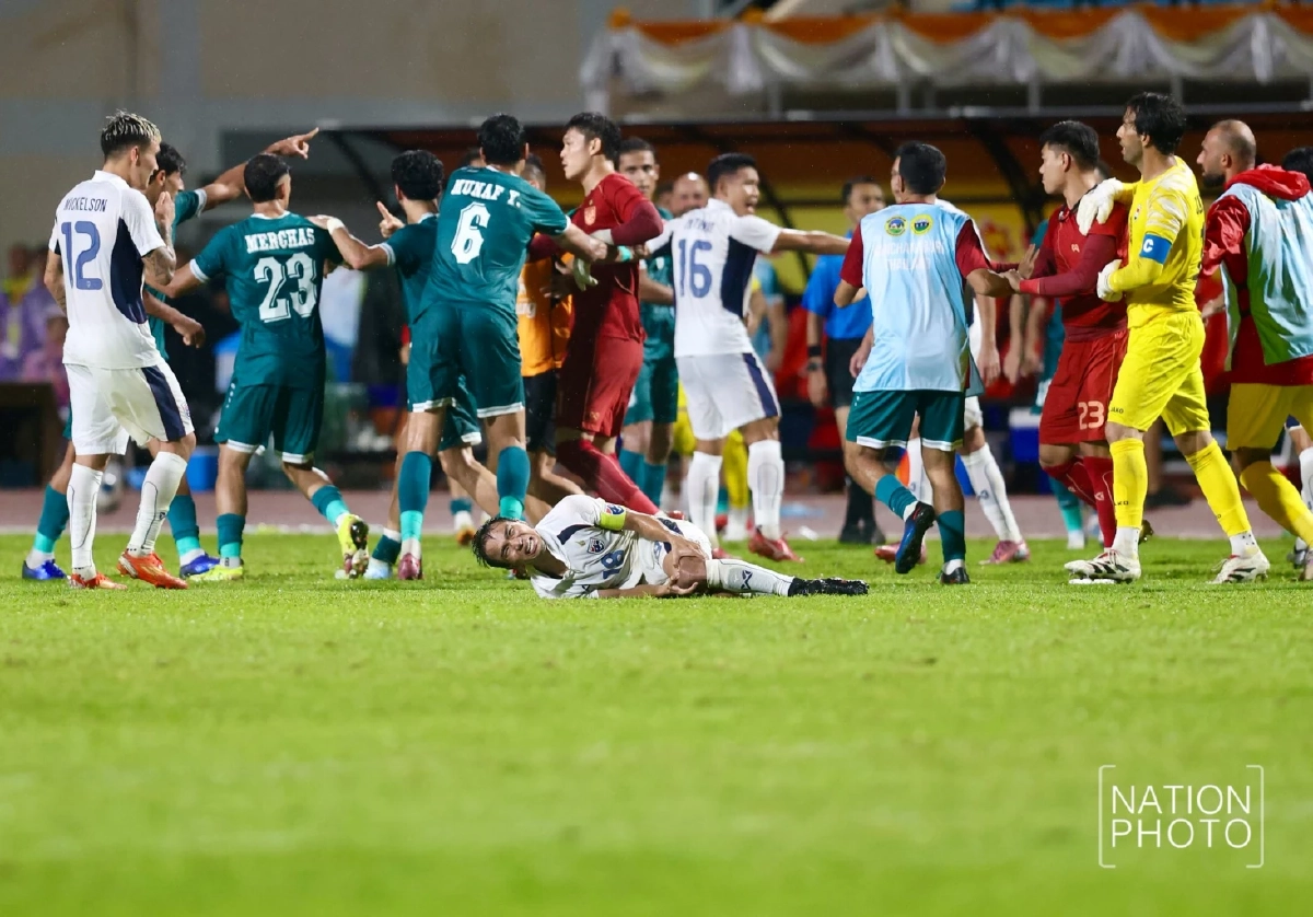 โอ้โห! เตะน่าเกลียดมาก \"โมฮานัด อาลี\" ทีมชาติอิรัก เตะ \"เจ ชนาธิป\"
