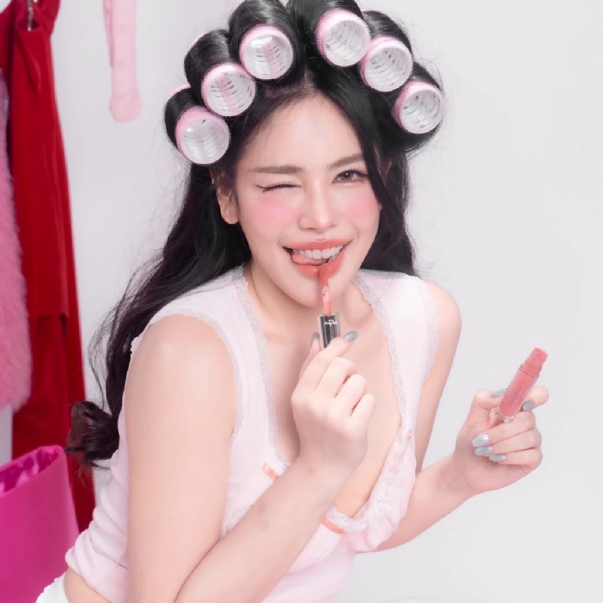 \"นาฟ ฉัฐนันท์\" สลัดตำแหน่งผู้เข้าประกวด MUT สู่พรีเซ็นเตอร์แบรนด์ดัง