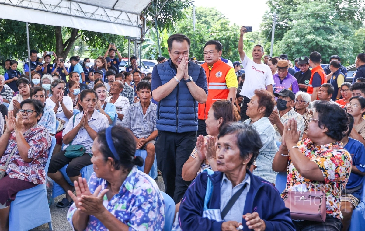 เลขทะเบียนรถหรู “นายกฯ อนุทิน” หลังลงพื้นที่ตรวจน้ำท่วมอ่างทอง