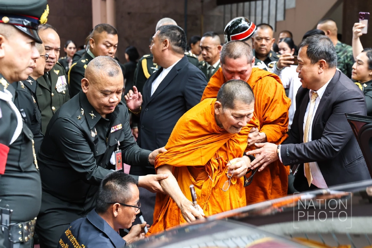 เลขเด็ด! ส่องเลขทะเบียนรถ "หลวงปู่ศิลา" พิธีอุทิศส่วนกุศลแด่ 16 ทหารกล้า