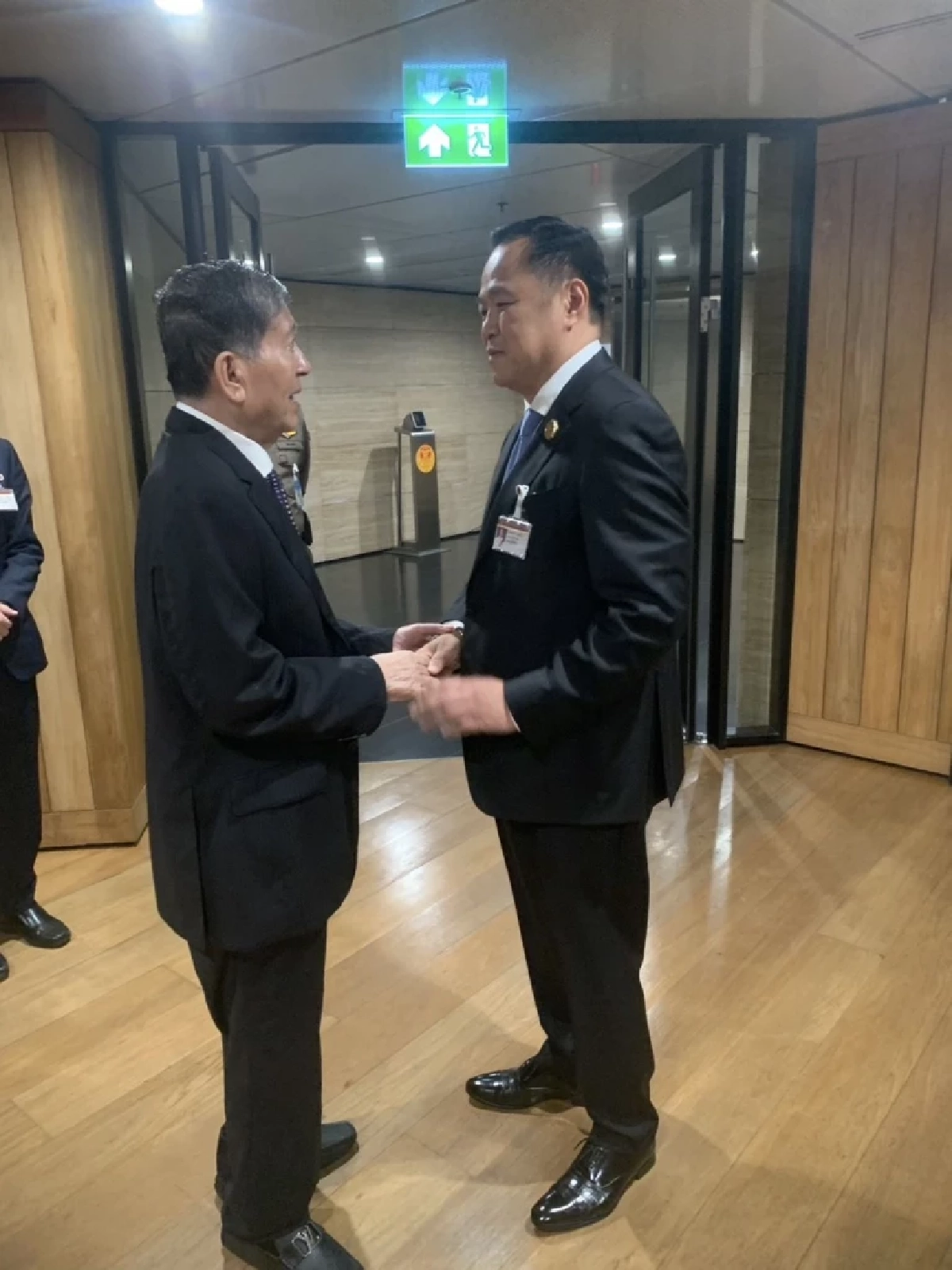 \"ป๋าวัน\" จี้ \"เพื่อไทย\" ขับ \"เฉลิม อยู่บำรุง\" ออกจากพรรคด่วน! โหวตสวนมติพรรค