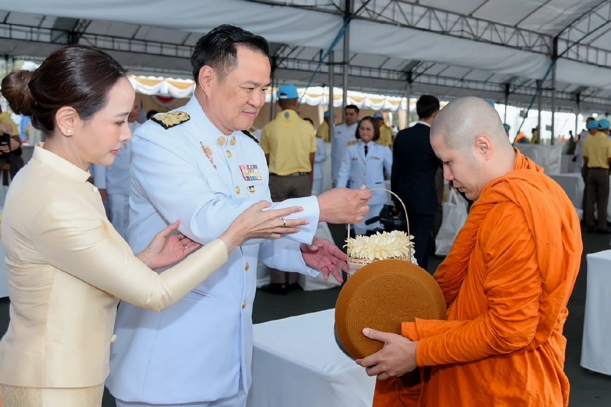 ประวัติ \"จ๋า ธนนนท์\" ภรรยา \"อนุทิน\" เส้นทางรัก ว่าที่นายกฯ อายุห่างกัน 20 ปี