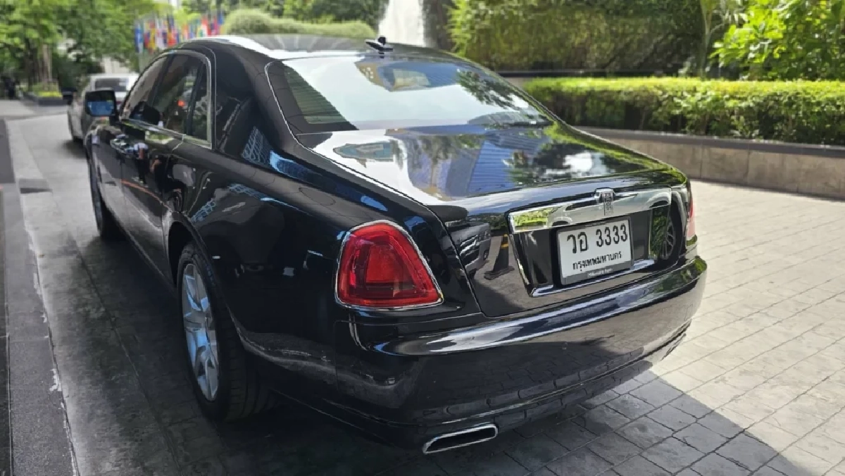 ส่องรถหรูรับนายกฯ \"อนุทิน ชาญวีรกูล\" Rolls-Royce Ghost เลขทะเบียนเสริมอำนาจเพิ่มบารมี