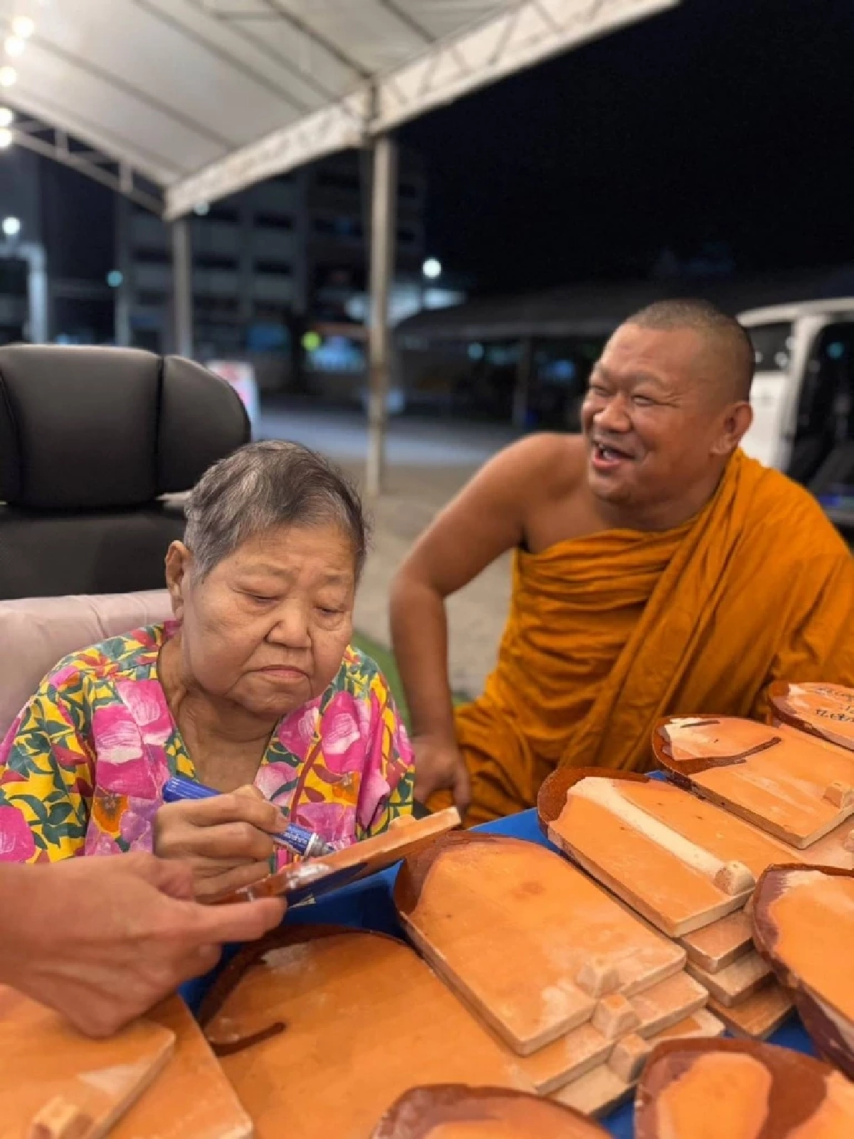 เปิดคลิปสุดท้าย \"เจ๊เกียว\" ทำบุญให้วัด 1 ล้าน บริจาคช่วยทหารชายแดน