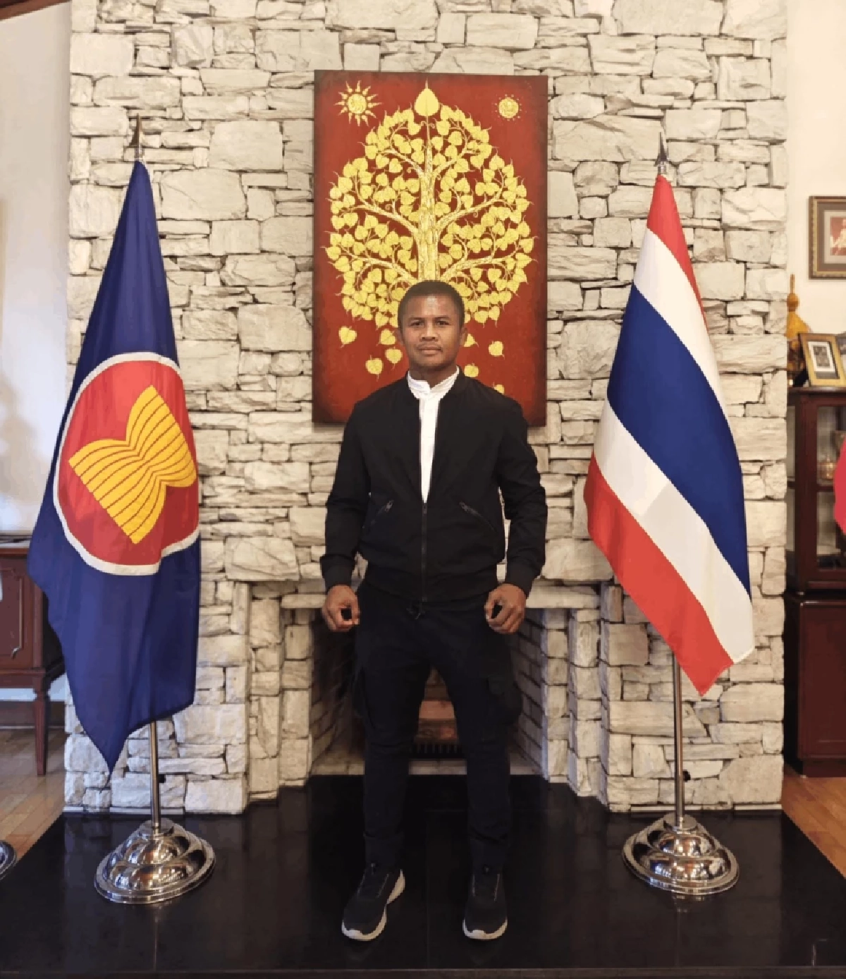 “บัวขาว” ปล่อยมุกเด็ด แท็กทีม 3 นายกฯ โซเชียลเชียร์ให้เป็นคนที่ 33