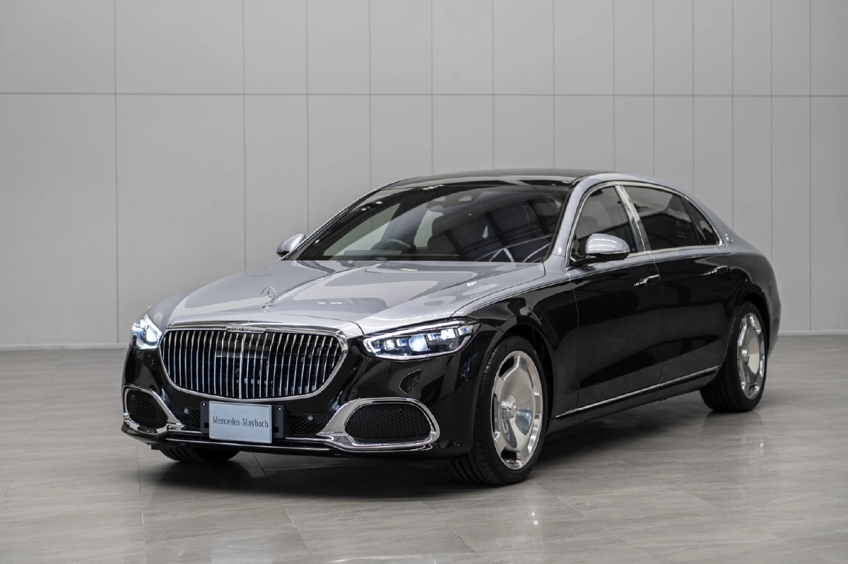 ส่องรถหรูรับ \"ทักษิณ\" MERCEDES MAYBACH ถอดรหัสป้ายทะเบียนเสริมมงคล
