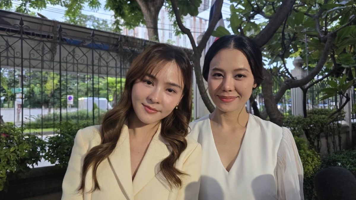 ออมสุชาร์และอังน้องสาวออม