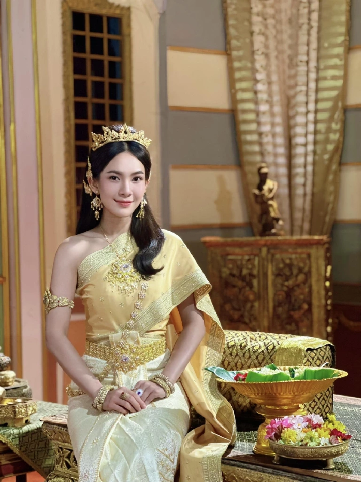 เปิดประวัติรู้จัก \"ผู้กองแคท อาทิติยา\" จากนักร้อง-นางงาม สู่เส้นทางวงการสีกากี