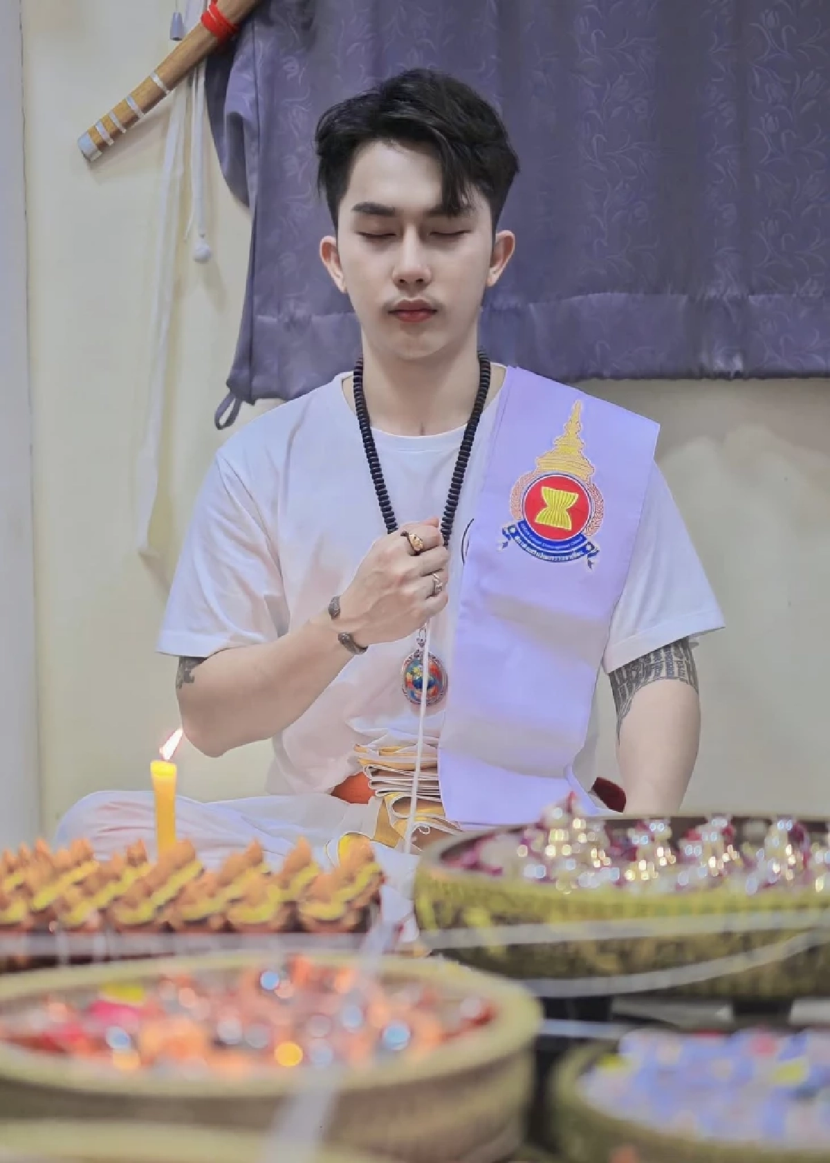เปิดวาร์ป \"พ่อครูตัวจริง\" เหมือนหลุดจากซีรีส์เขมจิราต้องรอด \"อ.พลเอก\"