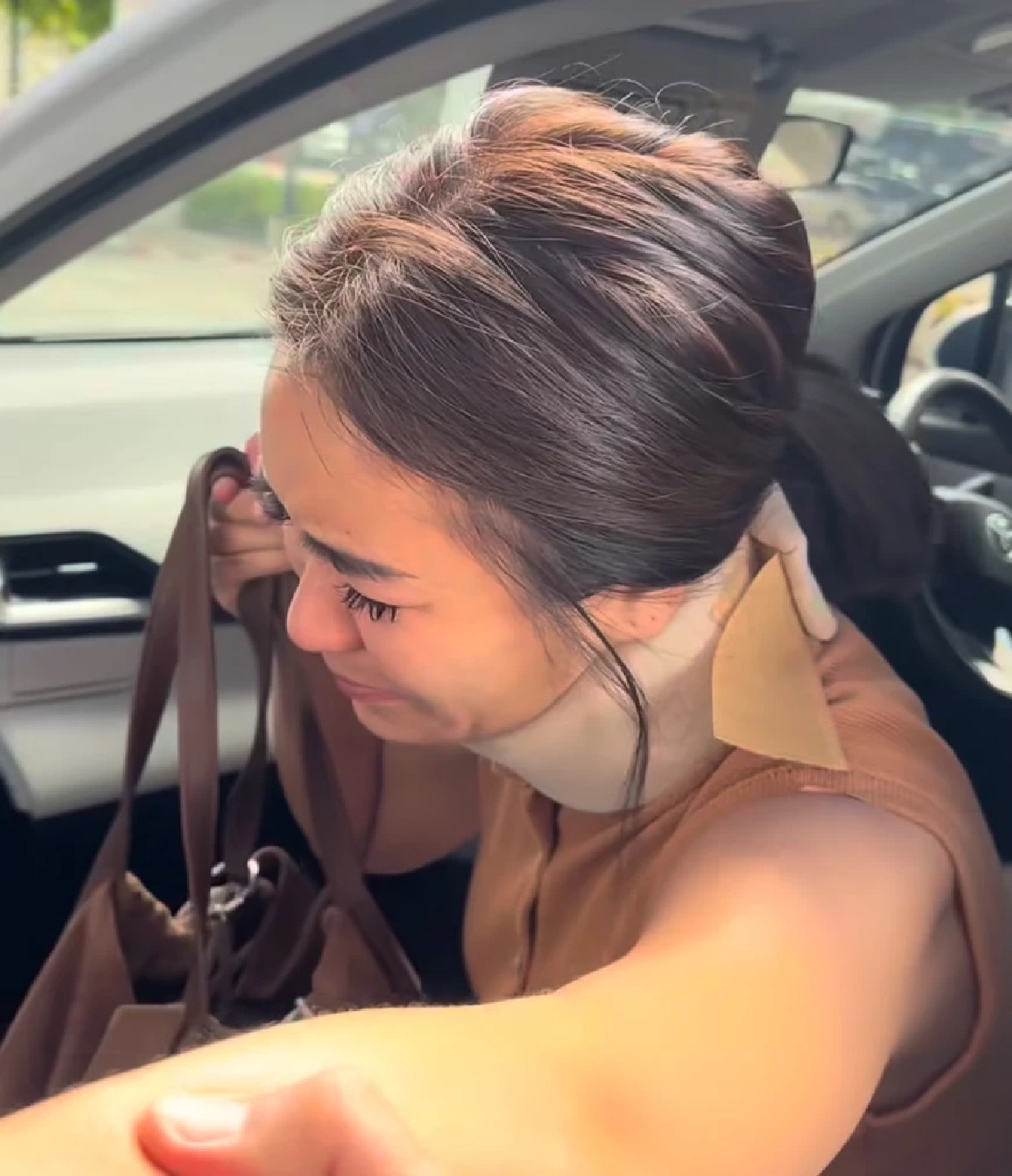  \"แม่จูน\" ทุ่มเสิร์ฟแกงไก่ 1,000 หม้อ สุดท้ายแอดมิท \"เปิ้ล นาคร\" แจงสาเหตุป่วย
