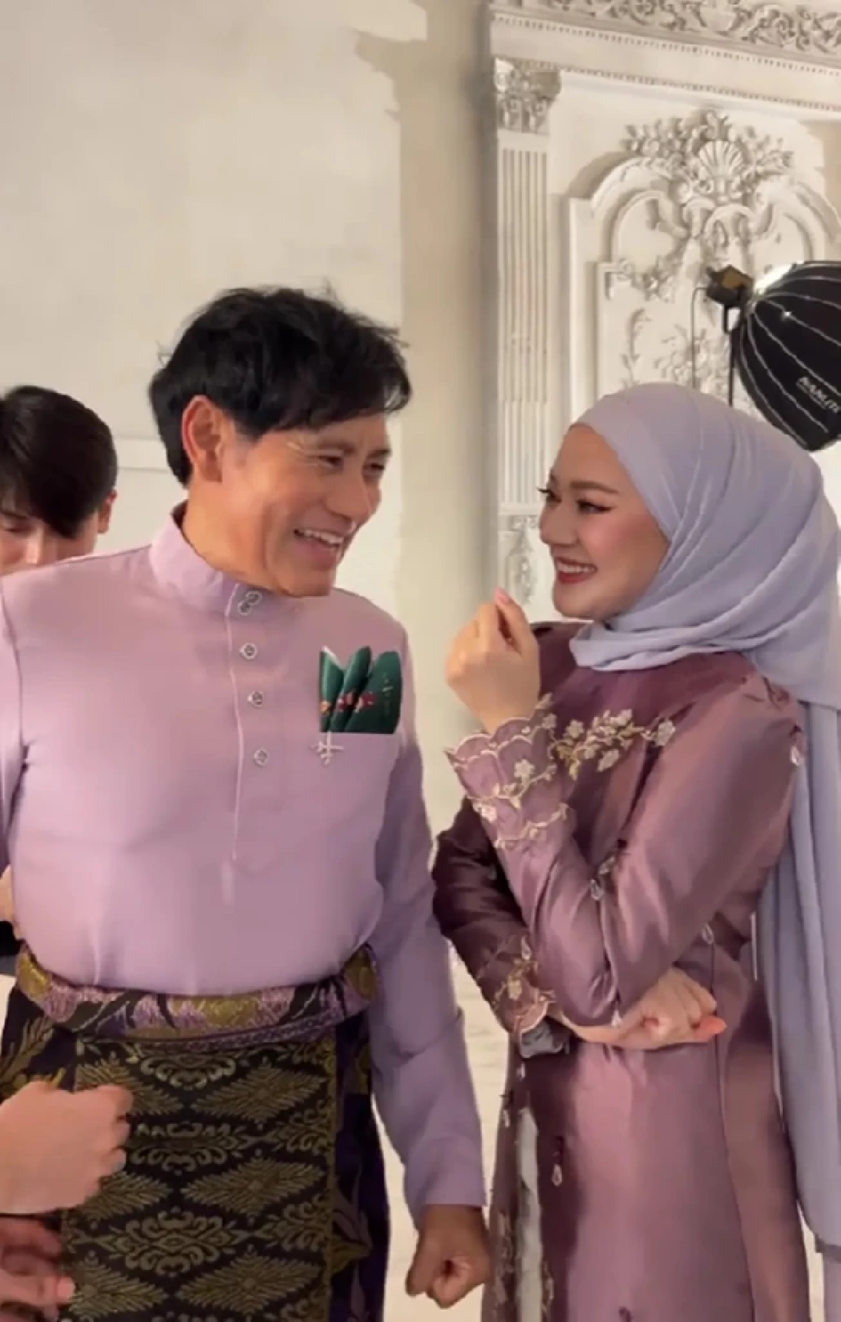 “ทับทิม” สยบข่าวรักร้าว ยัน!ยังรักกันดีกับ “ไทด์ เอกพันธ์” ตอบชัดเรื่องแต่งงาน