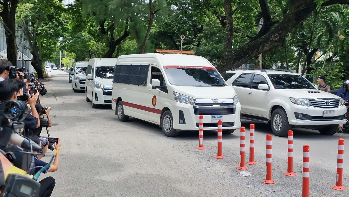 ส่องเลขทะเบียนรถตู้เรือนจำ คุมตัว ทักษิณ ชินวัตร อดีตนายกฯ