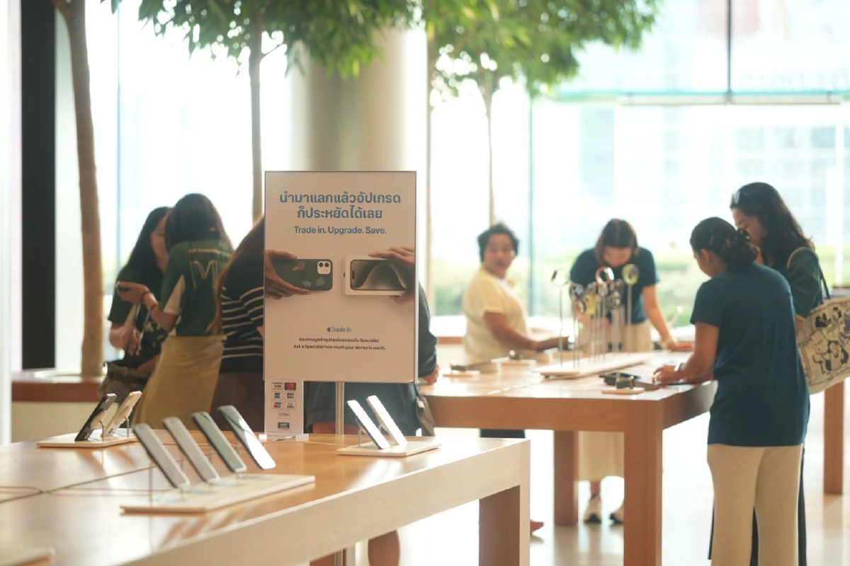 Apple Store ICONSIAM สร้างประวัติศาสตร์! ลูกค้าแห่รับ iPhone 17 ล้นหลาม!  พร้อมสิทธิพิเศษสุดคุ้มจากไอคอนสยาม