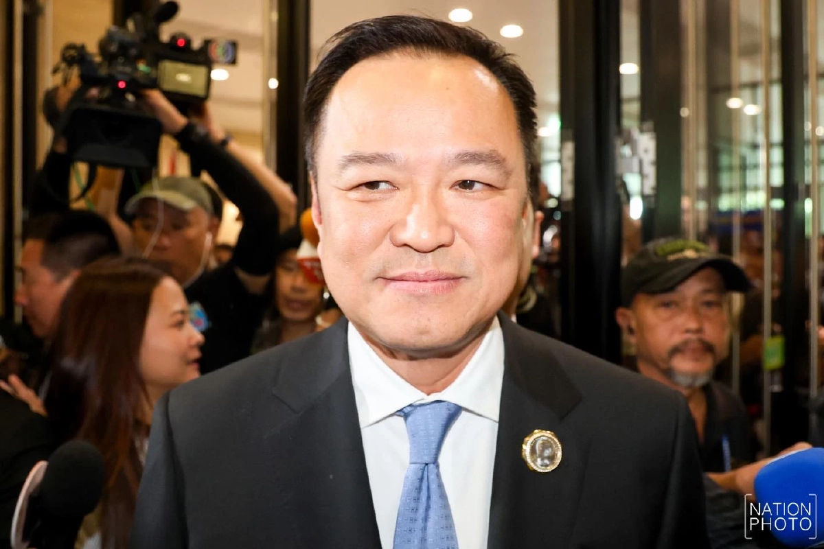 ส่องรถหรูรับนายกฯ \"อนุทิน ชาญวีรกูล\" Rolls-Royce Ghost เลขทะเบียนเสริมอำนาจเพิ่มบารมี